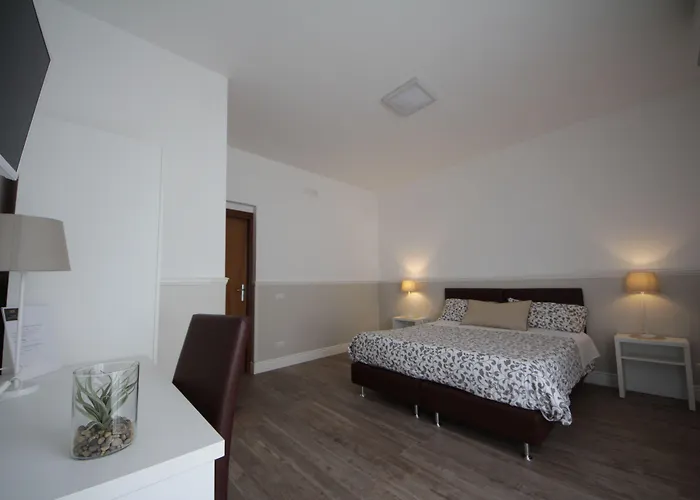 Principe Alojamento de Acomodação e Pequeno-almoço 3*